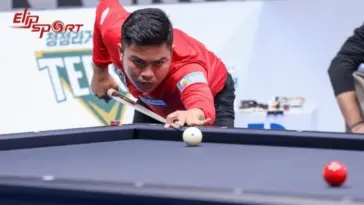Cơ thủ đang ngắm cú đánh chính xác