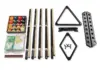 Bộ phụ kiện billiards đặt cạnh bàn